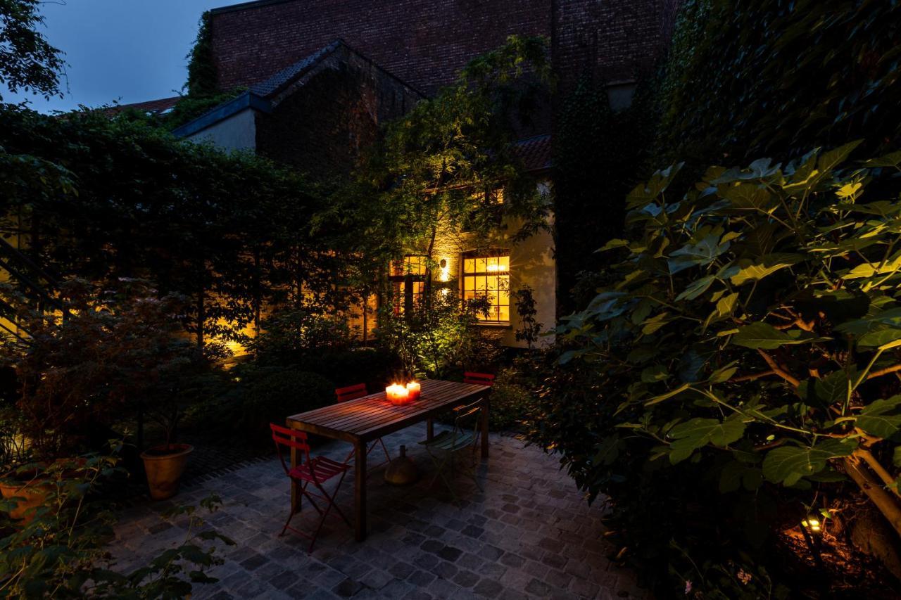 Pauline Loveling With Quiet Garden And 2 Bathrooms